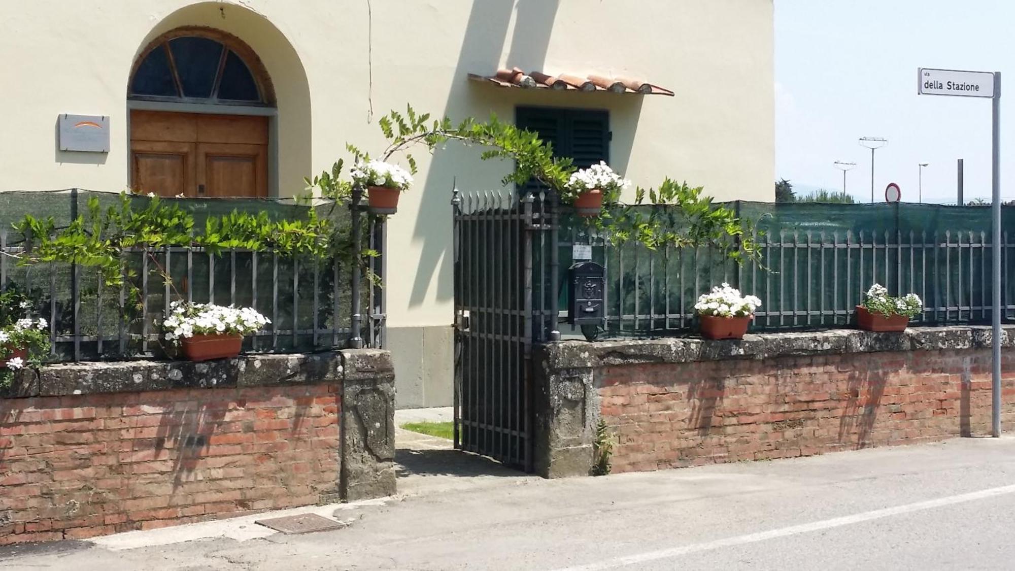 La Stazione Per Dormire Guest House سان بييرو أ سيف الغرفة الصورة